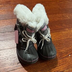 London Fog Kids Snow Boots in Black and White